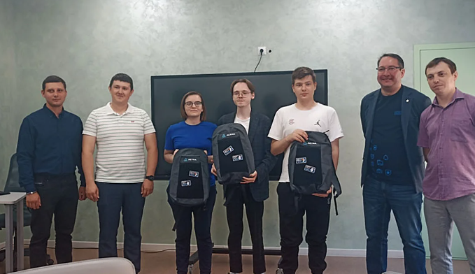 Звездный час алтайских ИT-талантов. «Группа Астра» наградила лучших выпускников-краснодипломников АПЭК